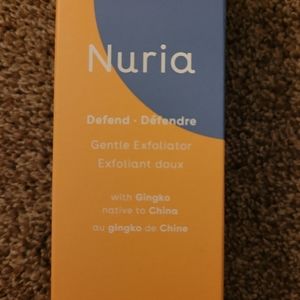 Nuria defend Gentle Exfoliater